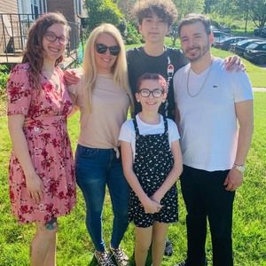 Meet your Posher, Crystal